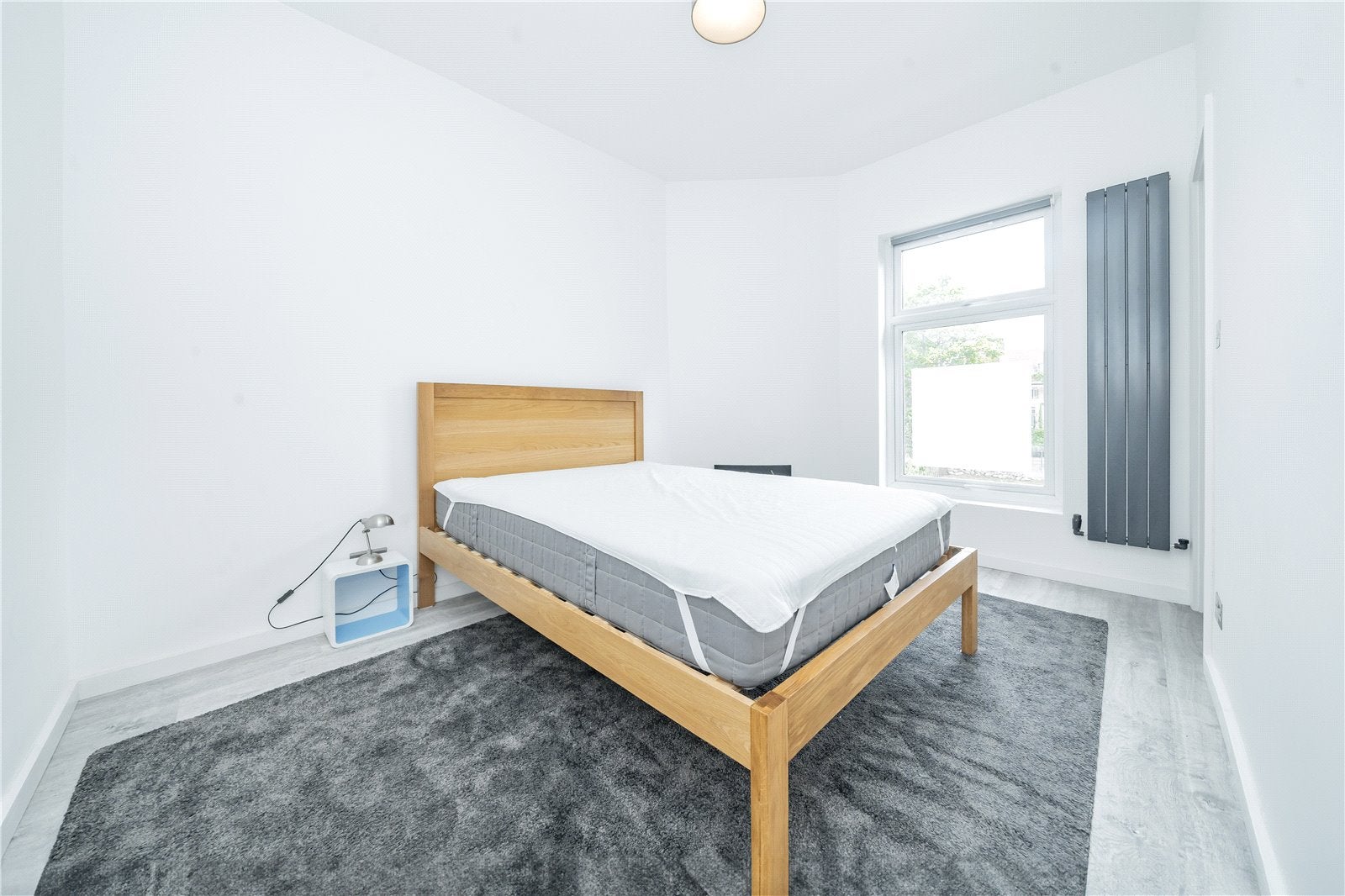Flat Willesden Lane in Greater London