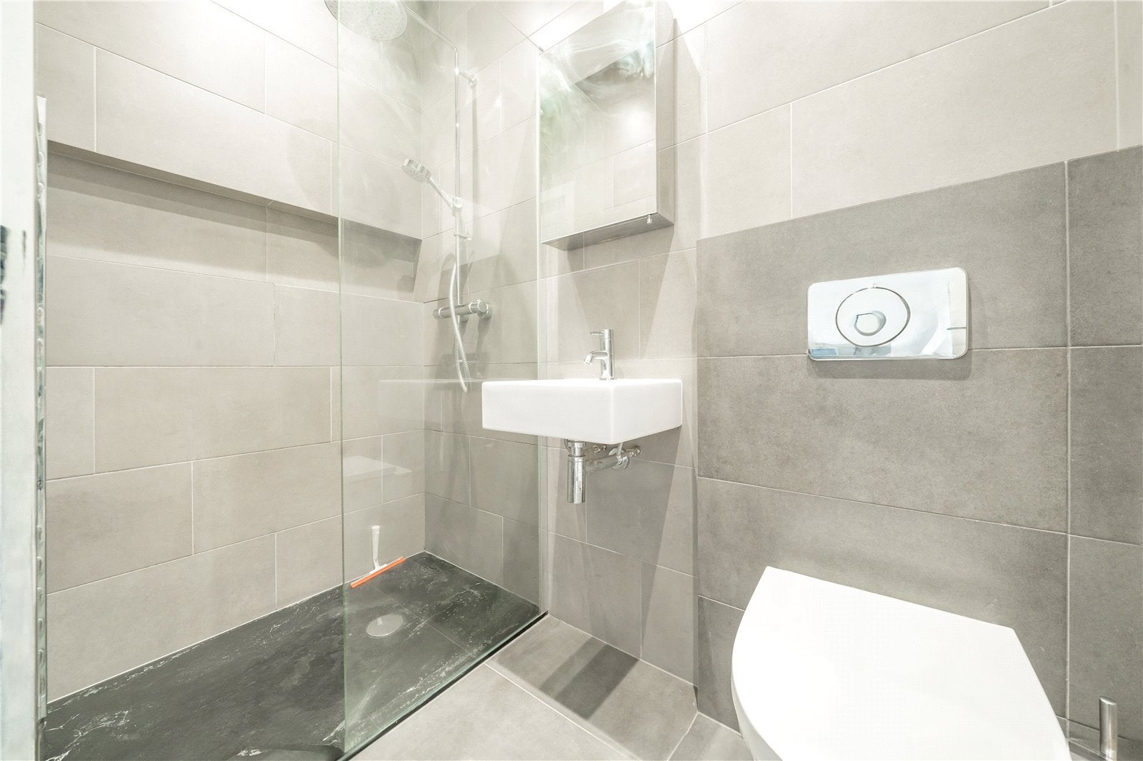 Flat Willesden Lane in Greater London