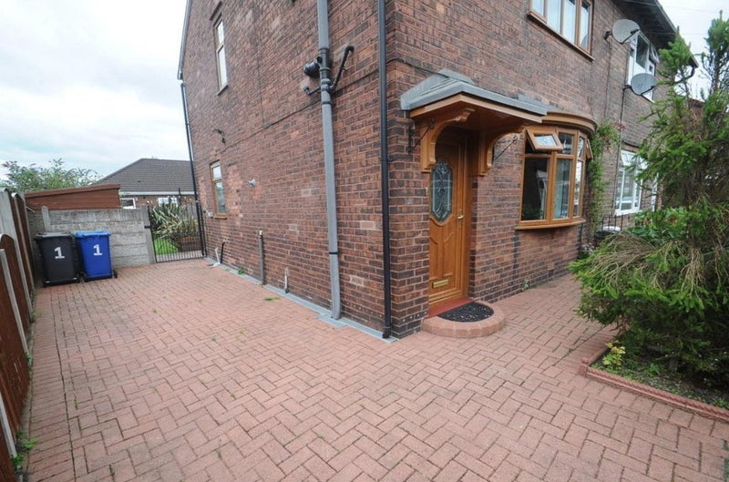 House High Street in Astley