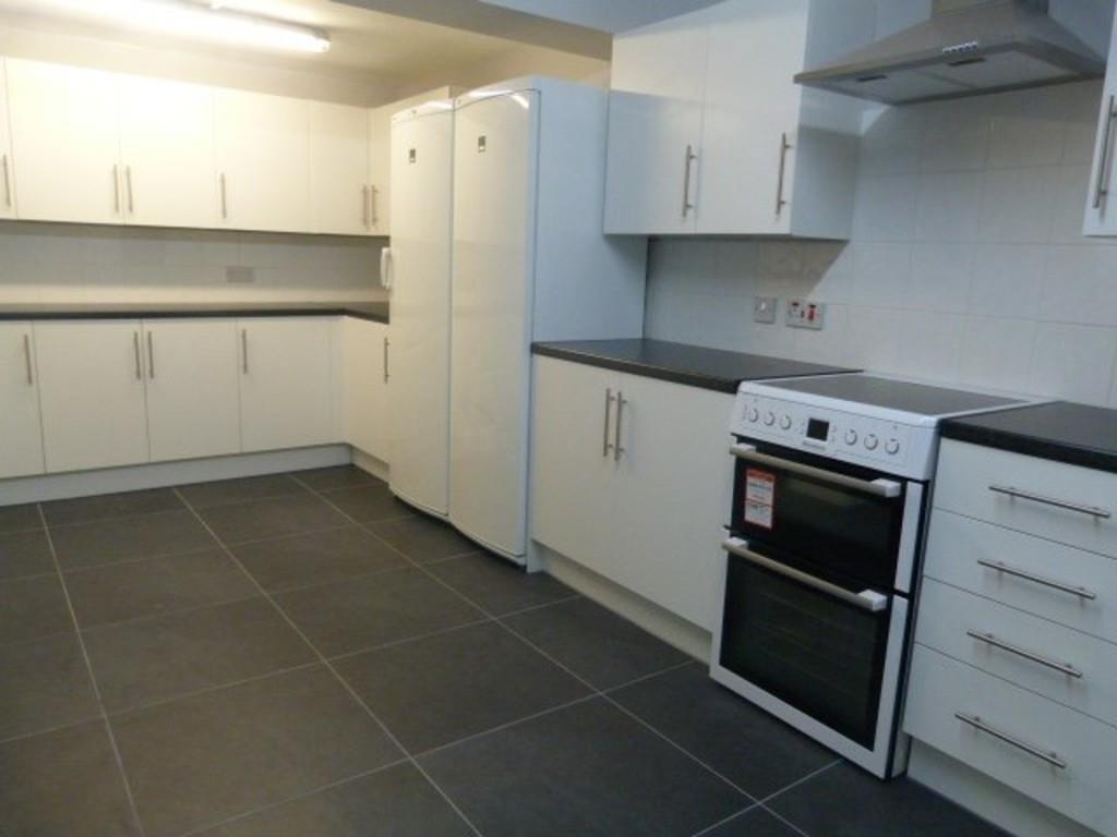 Flat Harlesden Road in Greater London