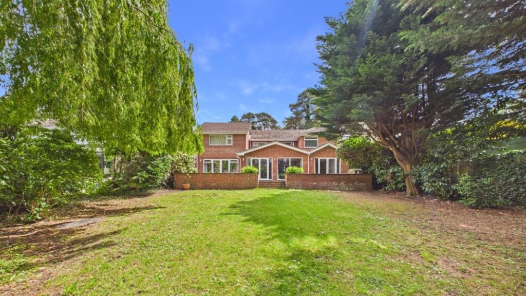 House Copped Hall Drive in Surrey Heath