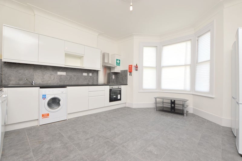Room Morland Road in Greater London