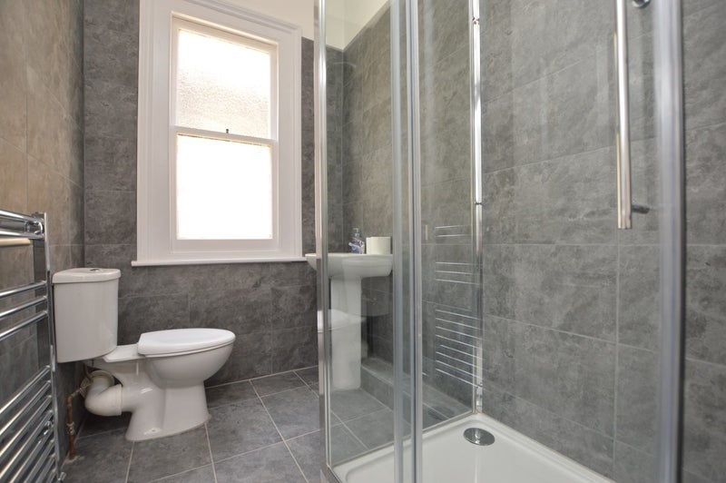 Room Morland Road in Greater London