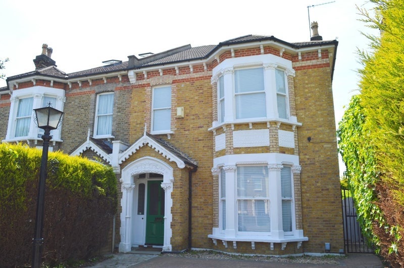 Room Morland Road in Greater London
