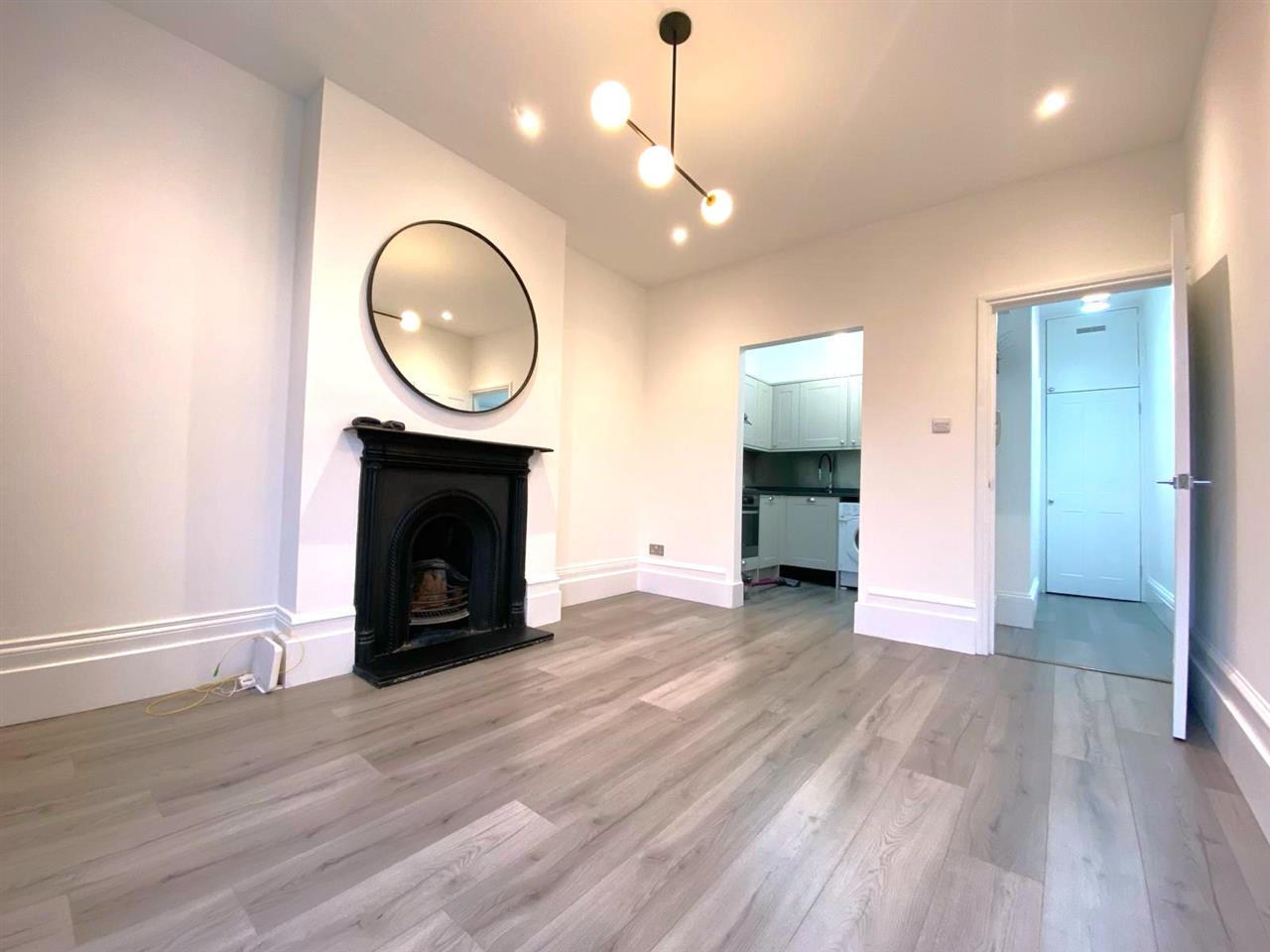 Flat Hungerford Road in Greater London