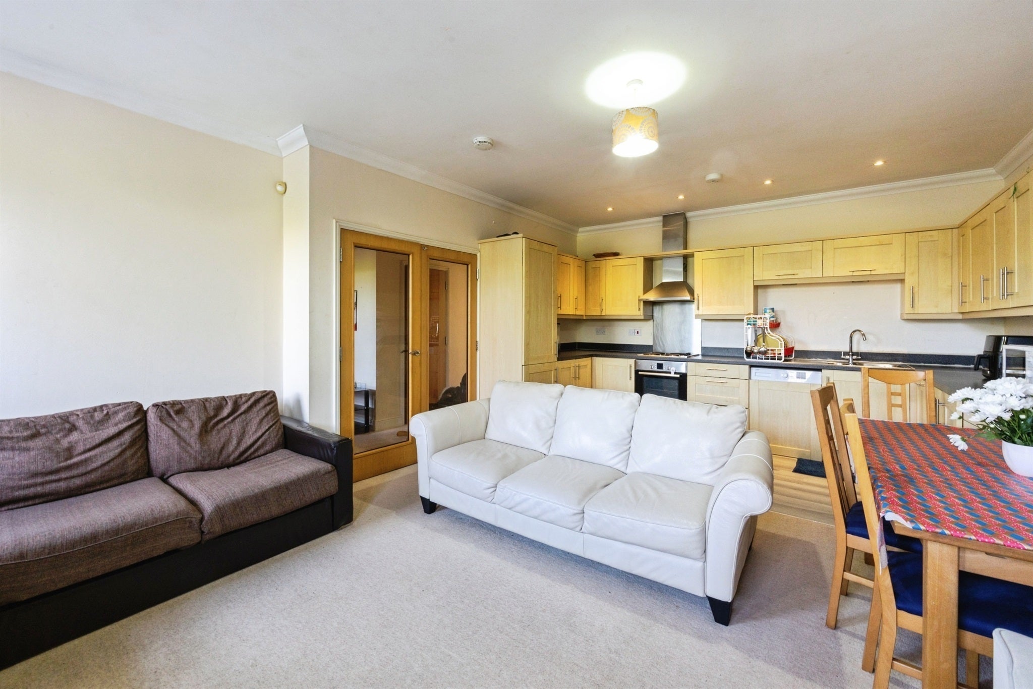 Flat Holm Oak Close in Canterbury