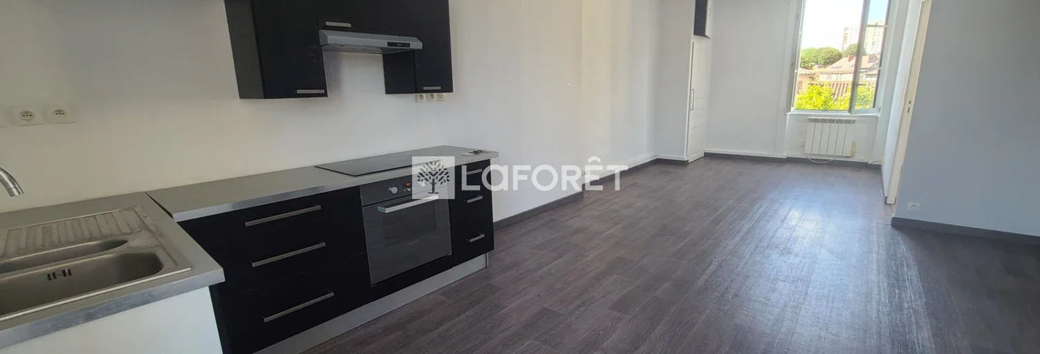 Appartement Place Sapéon à L'Arbresle