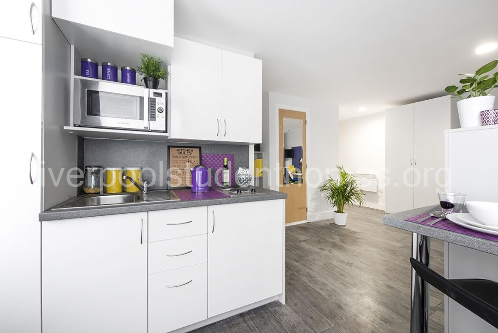 Room Shaw Street in Liverpool