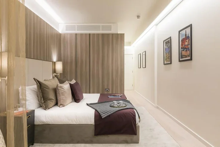 Room Finchley Road in Greater London