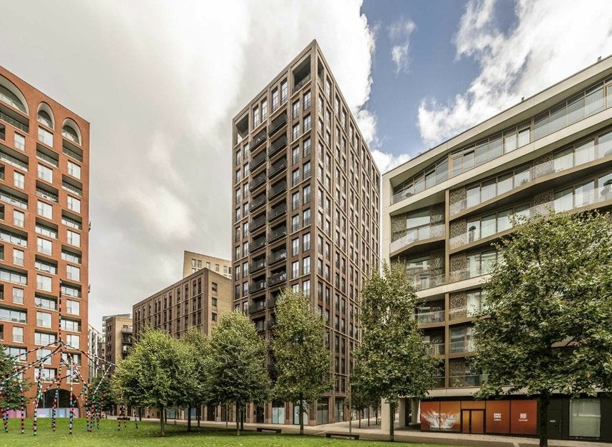 Flat Lewis Cubitt Walk in Greater London