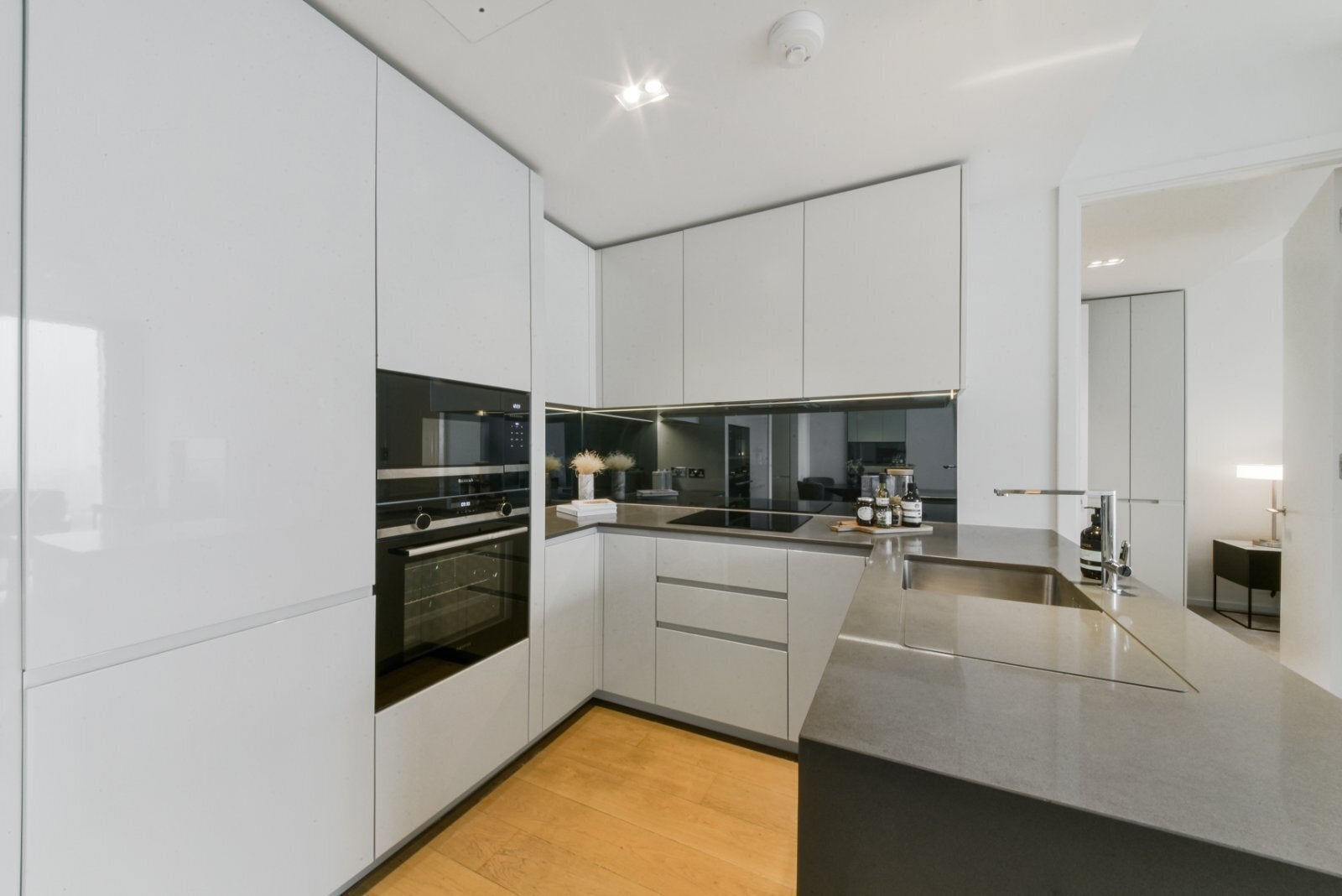 Flat Newfoundland Place in Greater London