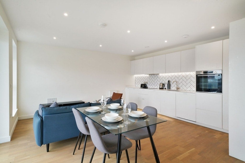 Flat Greenleaf Walk in Greater London