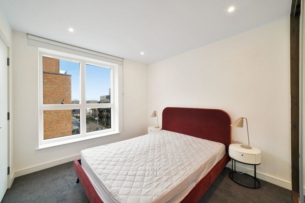 Flat Greenleaf Walk in Greater London