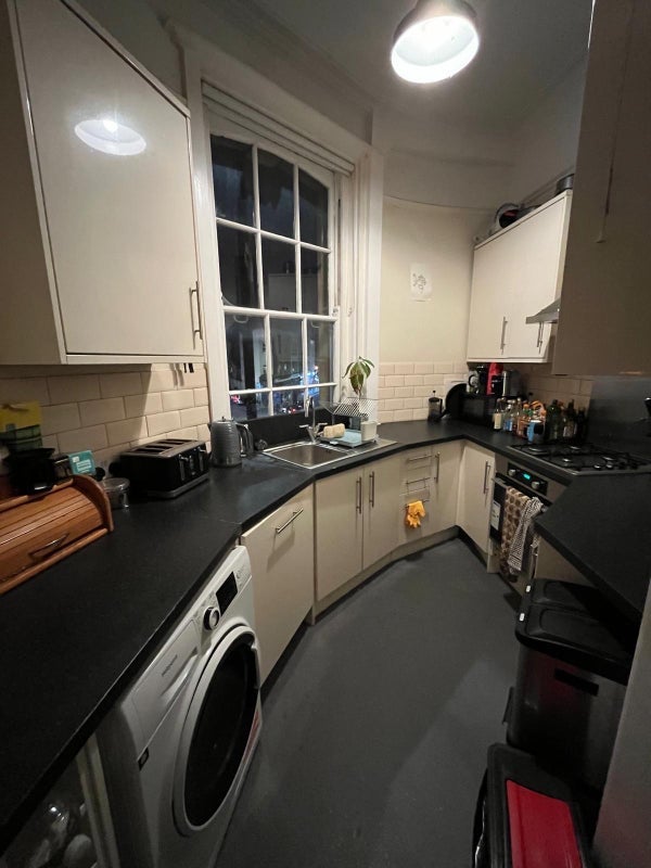 Room Zetland Road in Bristol