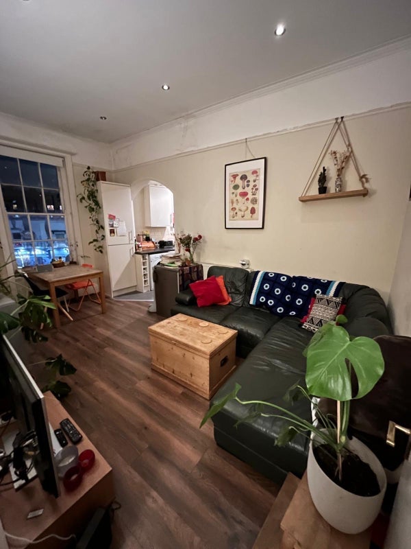Room Zetland Road in Bristol