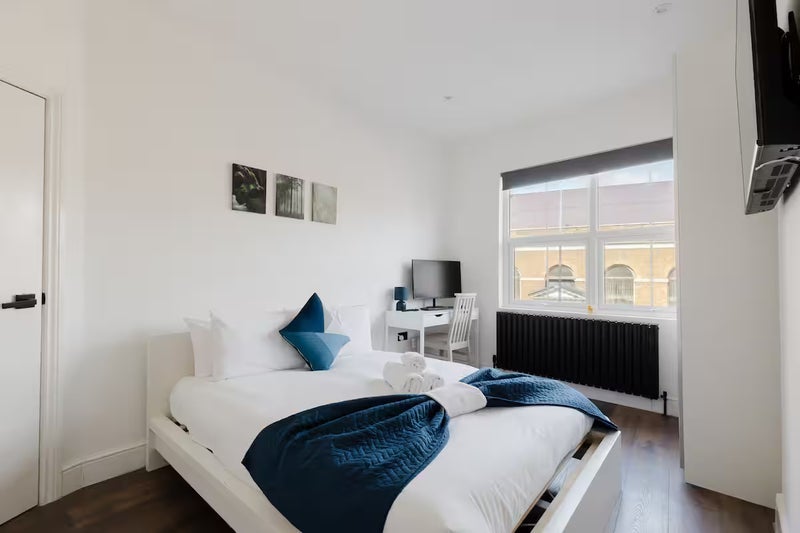 Flat Wandsworth High Street in Greater London