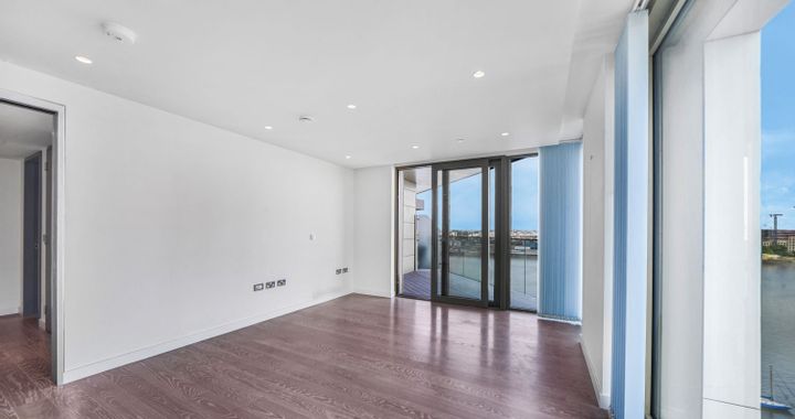 Flat Pilot Walk in Greater London