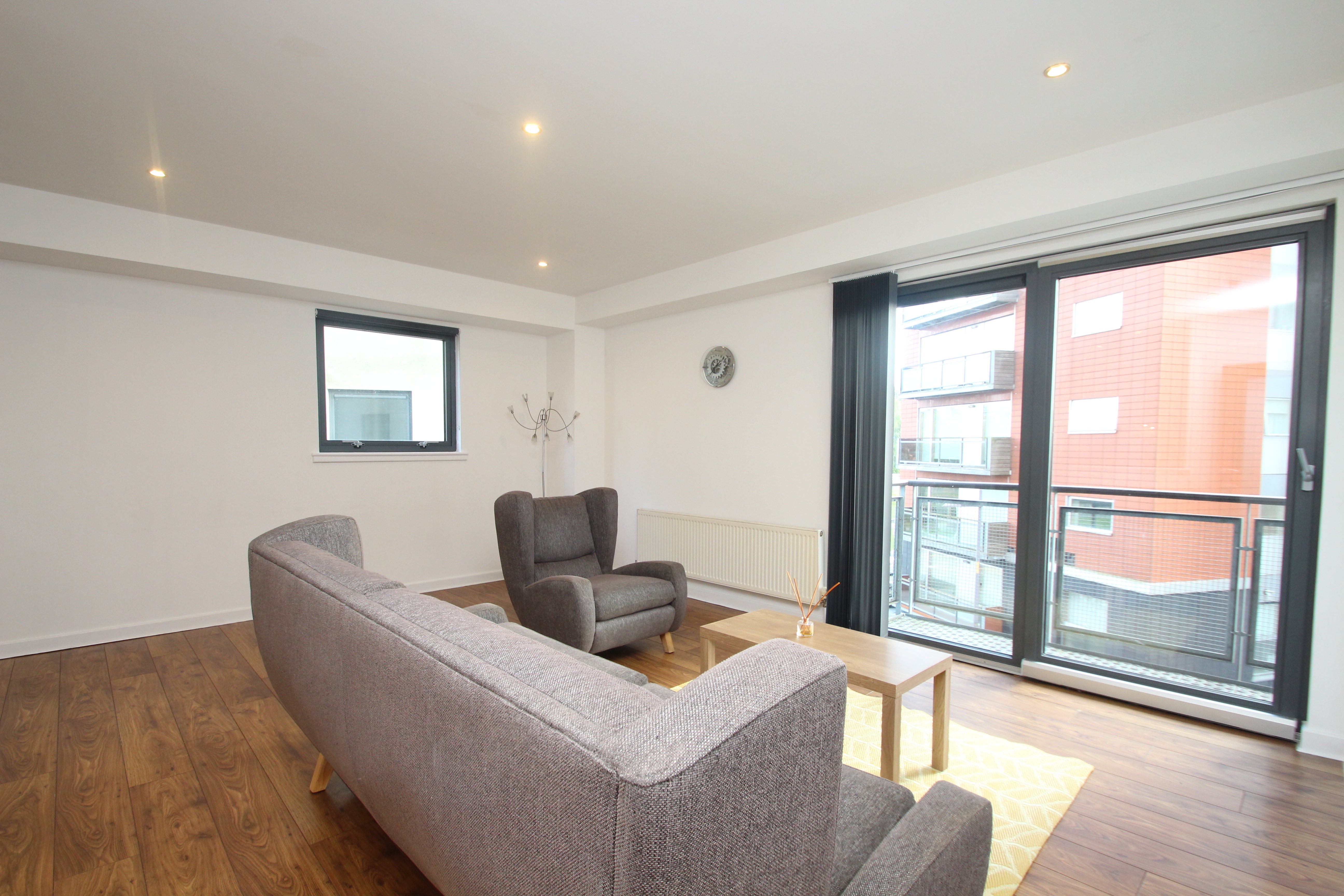 Flat Castlebank Drive in Glasgow
