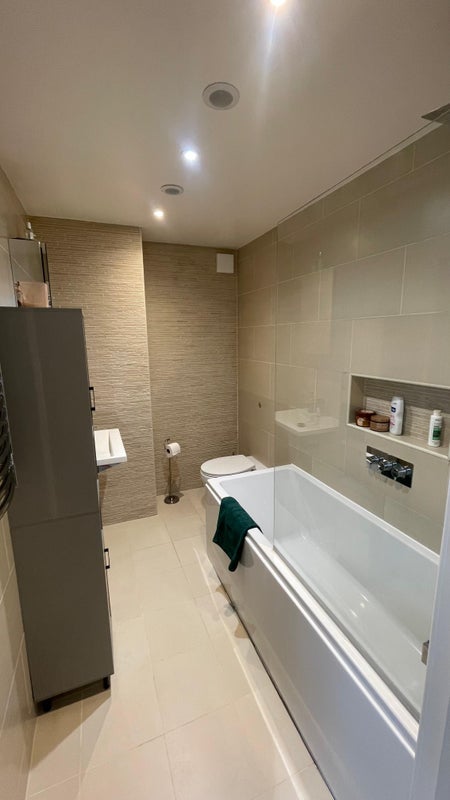 Room Melford Road in Greater London