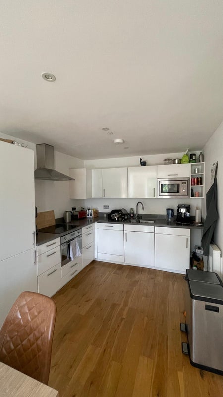 Room Melford Road in Greater London