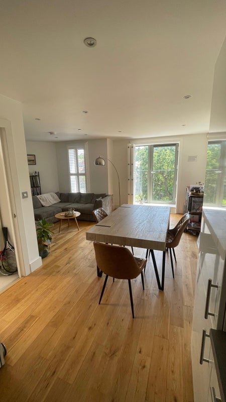 Room Melford Road in Greater London