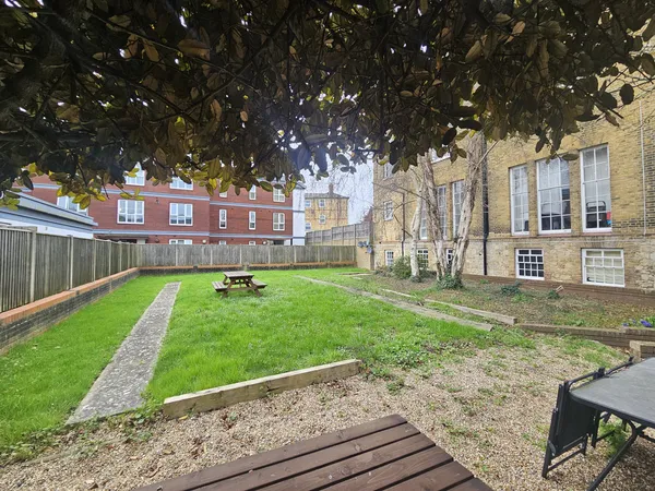 Flat Bower Terrace in Maidstone