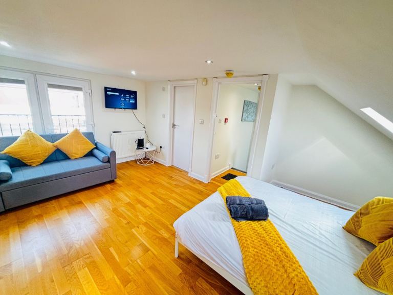 Room Park Avenue in Greater London