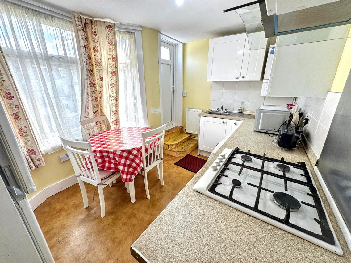 Flat Plashet Grove in Greater London