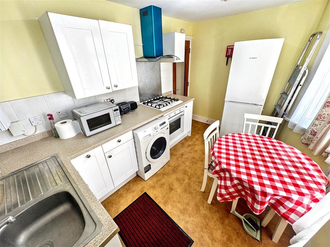 Flat Plashet Grove in Greater London