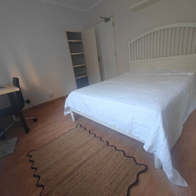 Room Dagnall Street in Greater London