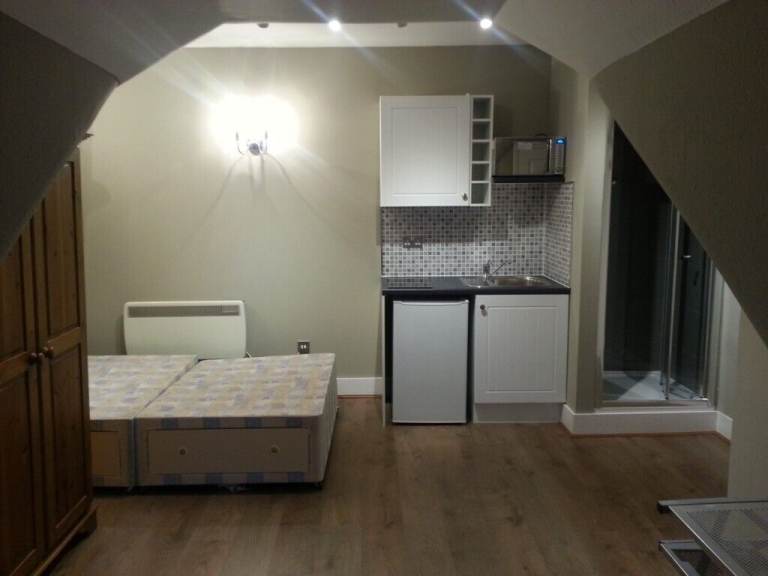 Flat Bedford Hill in Greater London