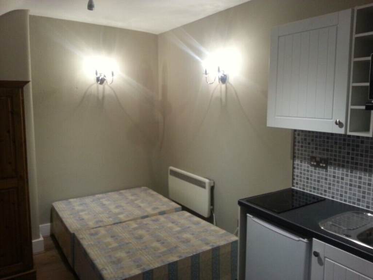 Flat Bedford Hill in Greater London
