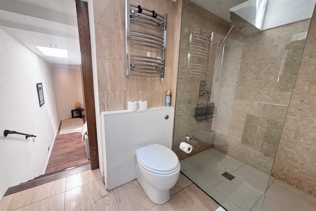 Flat Collingham Gardens in Greater London