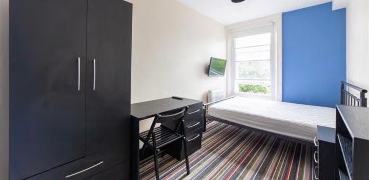 Room Jesmond Road in Newcastle upon Tyne