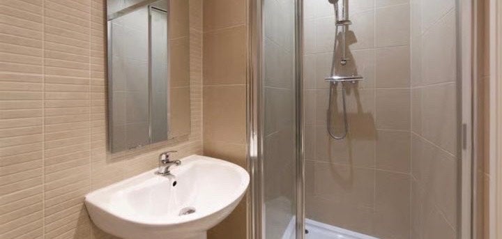 Room Jesmond Road in Newcastle upon Tyne