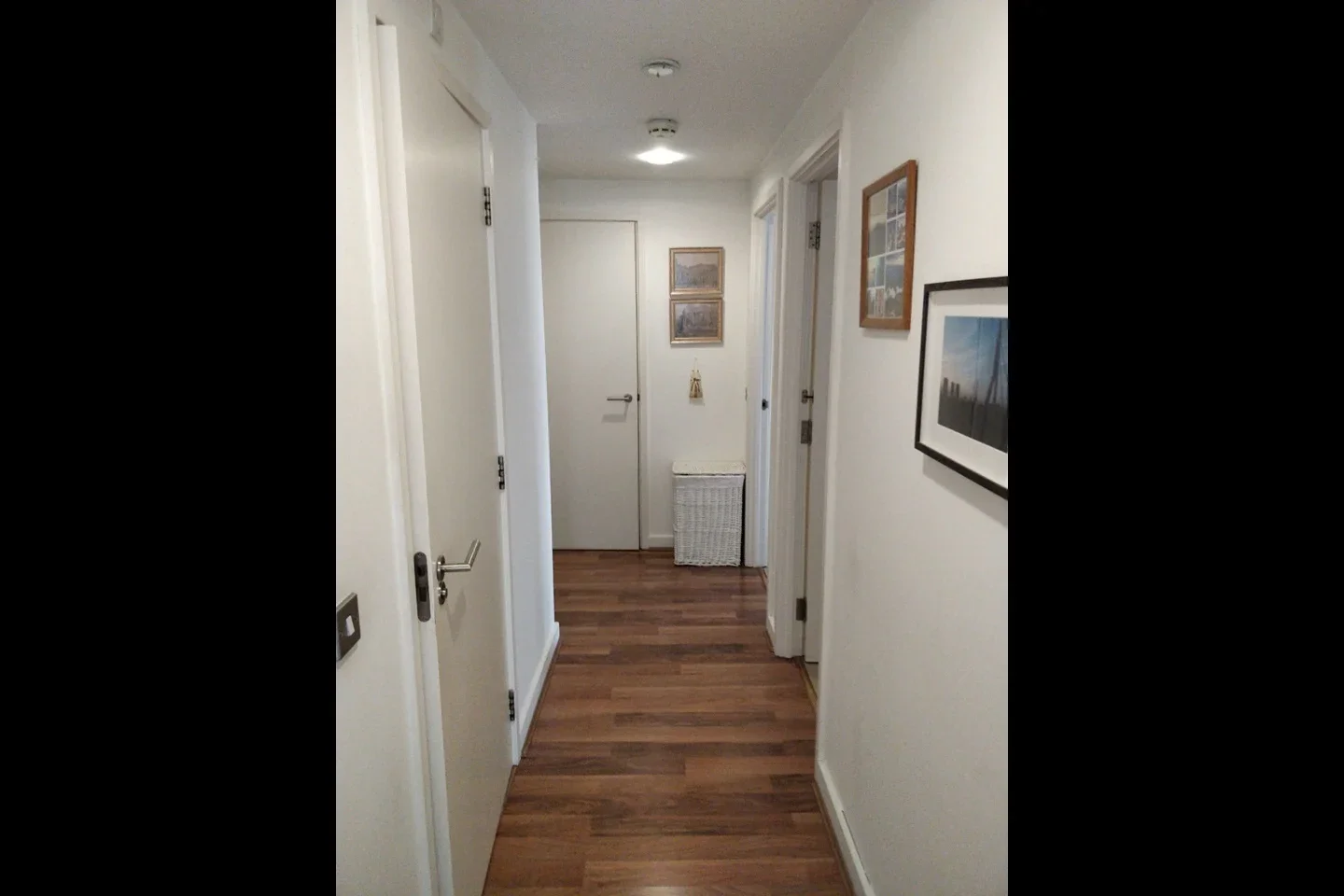 Flat Teal Street in Greater London