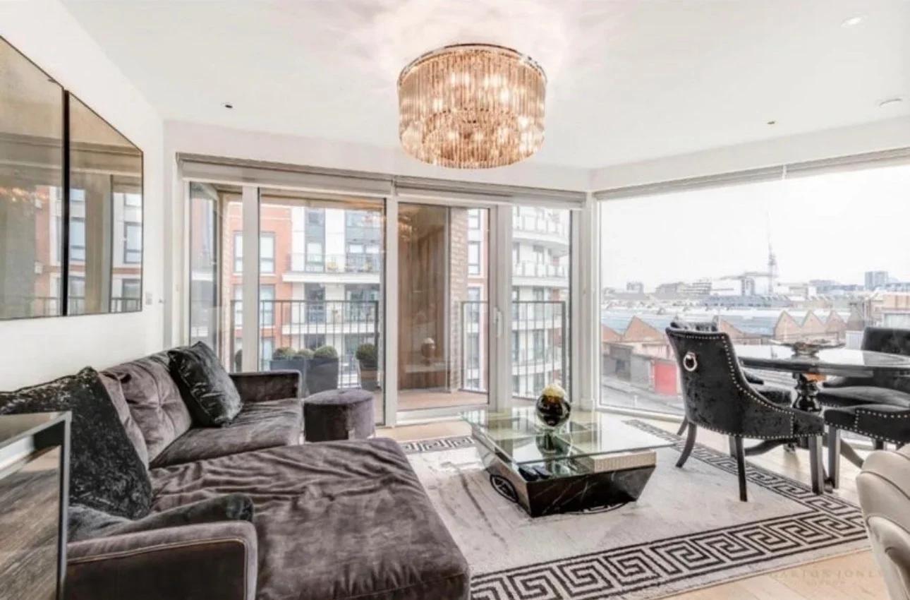 Flat Park Street in Greater London