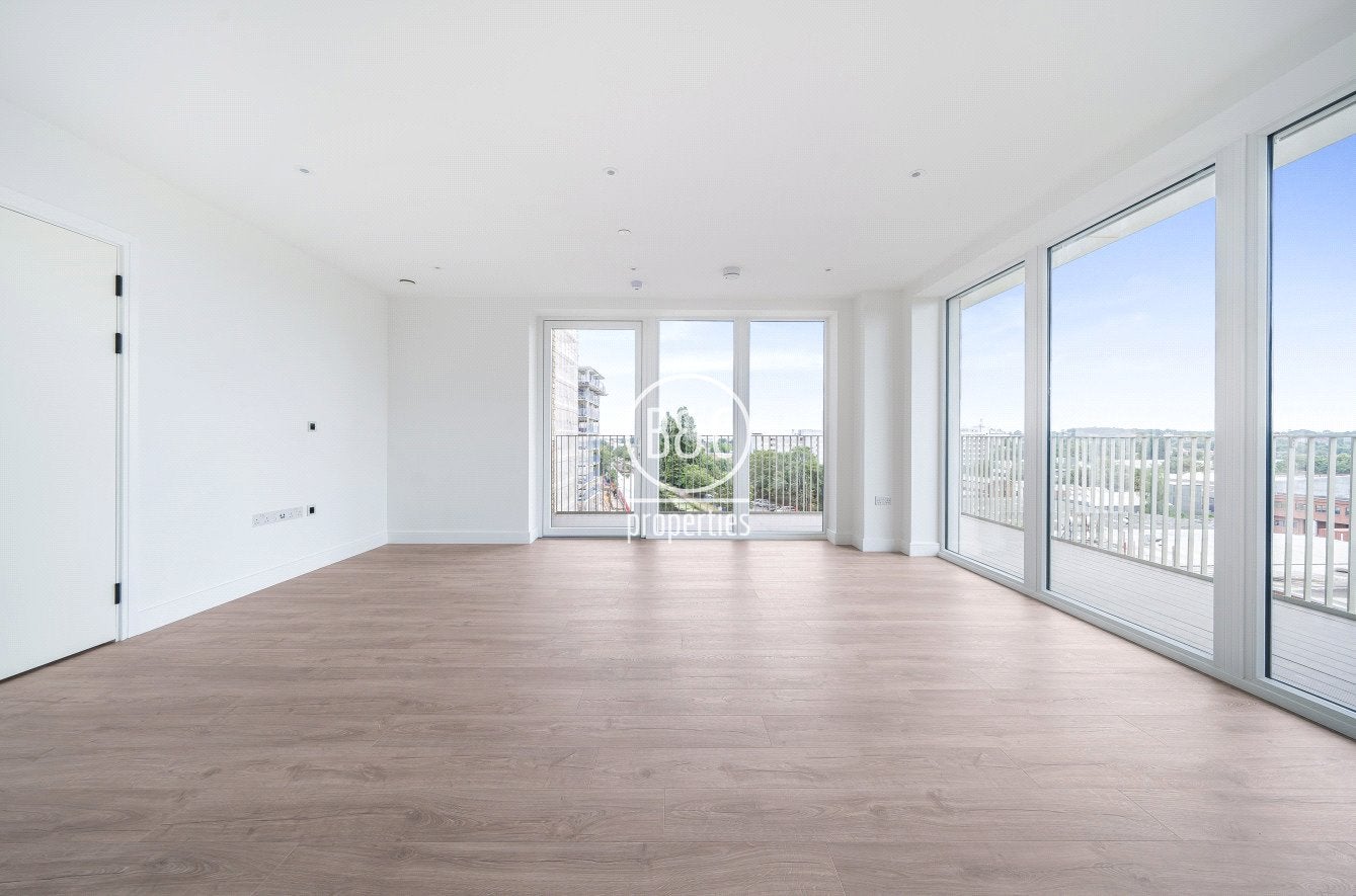 Flat Beresford Avenue in Greater London