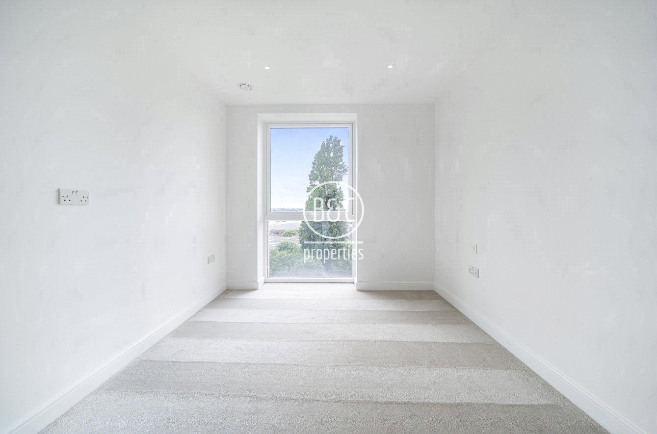 Flat Beresford Avenue in Greater London