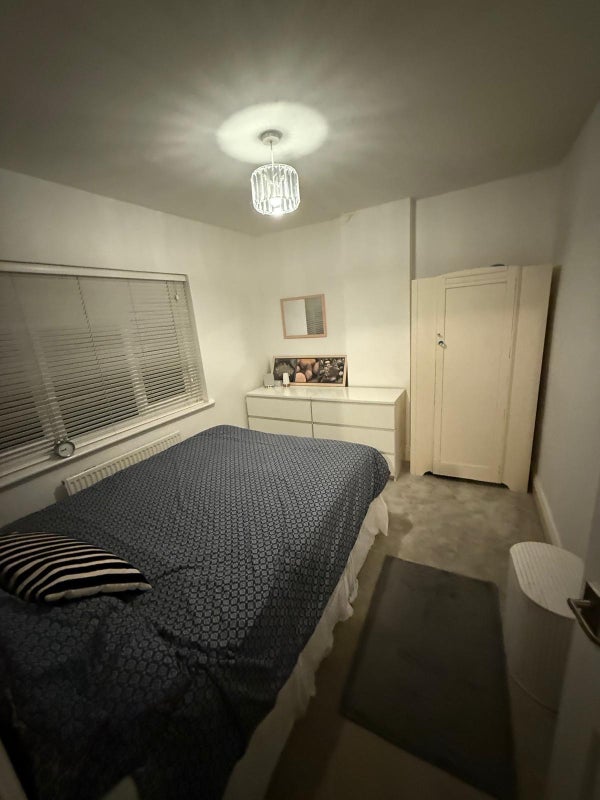 Room Hesketh Crescent in Birmingham