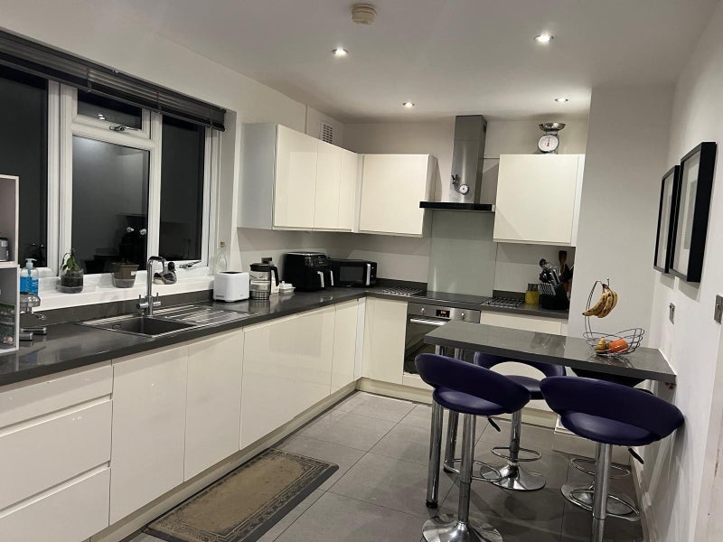Room Hesketh Crescent in Birmingham