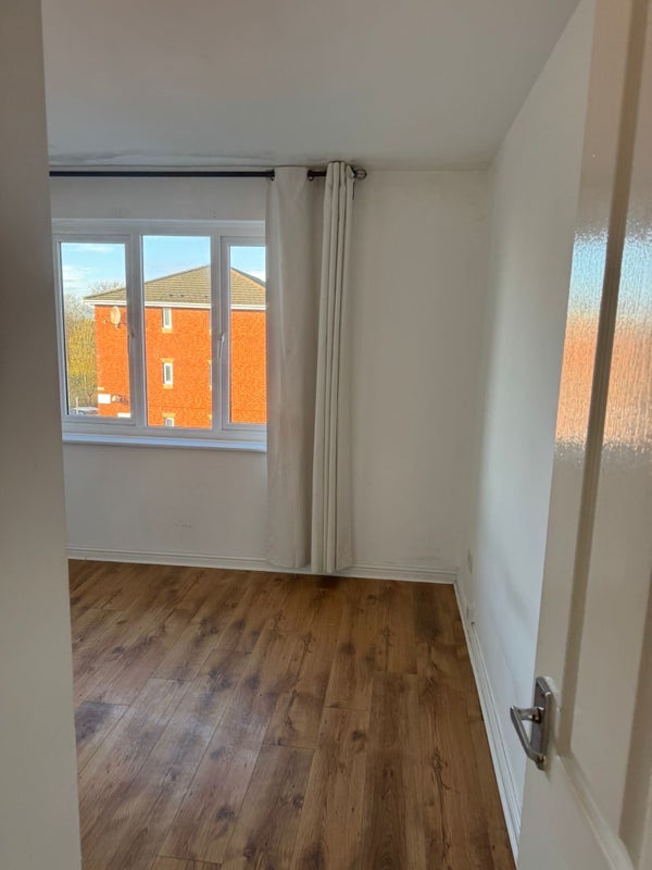 Flat Bankfield Street in Manchester