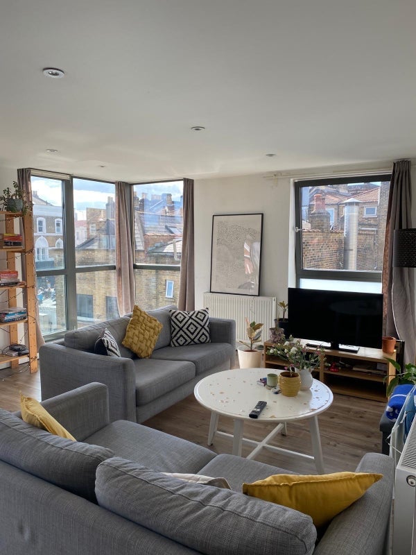 Room Shacklewell Lane in Greater London