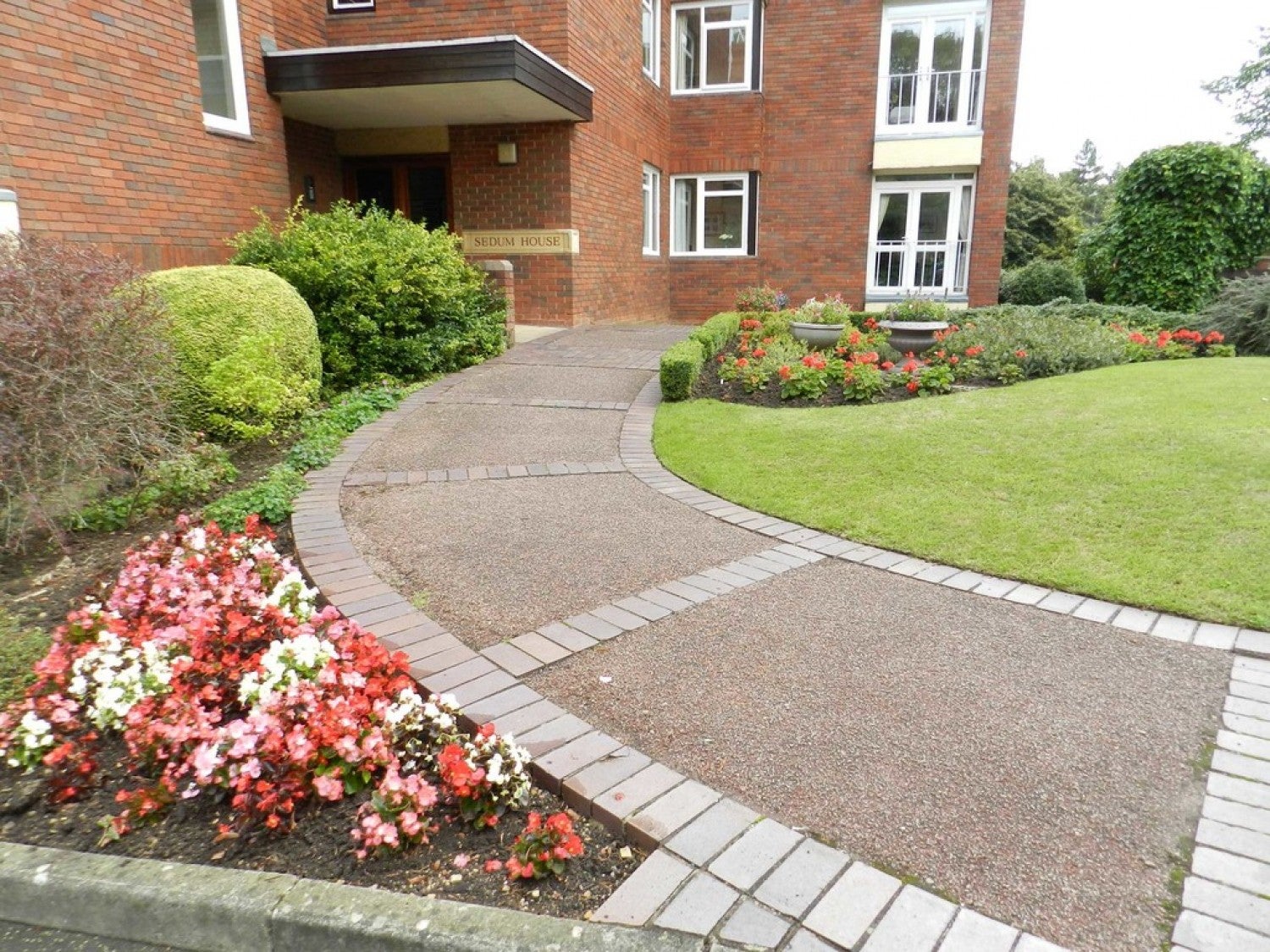 Flat Eldorado Crescent in Cheltenham