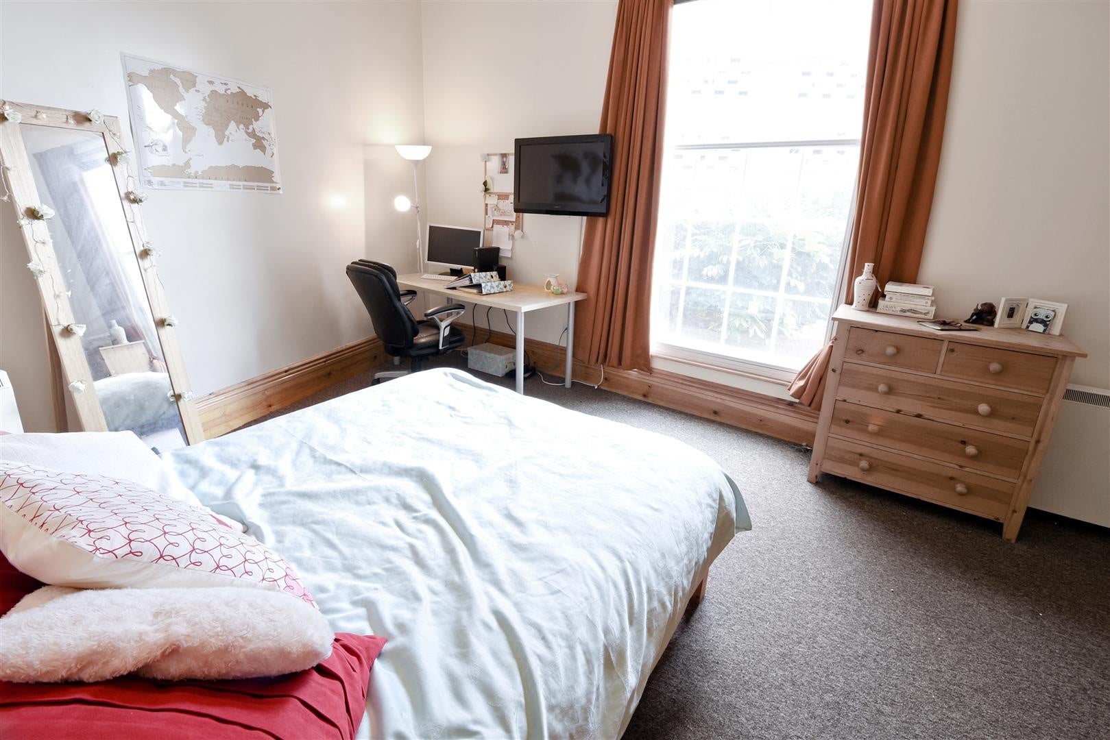 Room Northumberland Road in Sheffield
