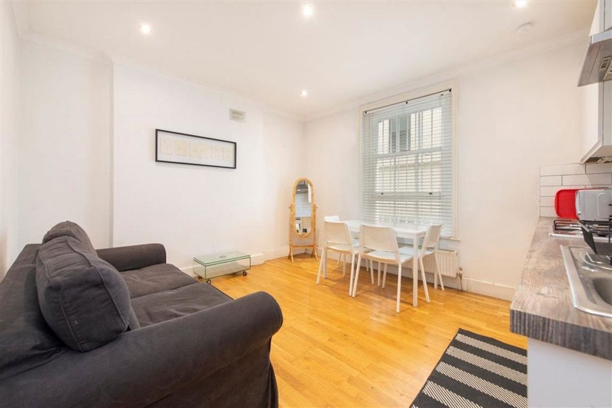 Flat Paul Street in Greater London