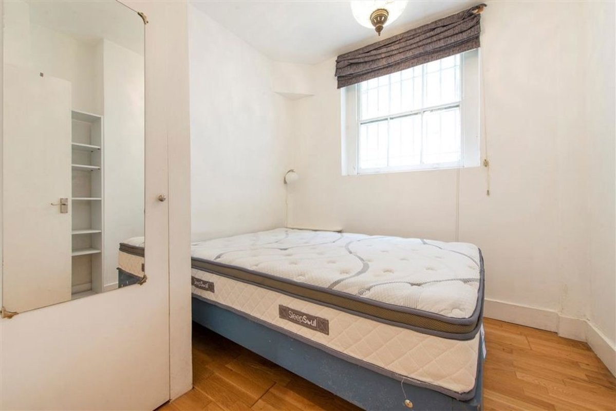 Flat Paul Street in Greater London