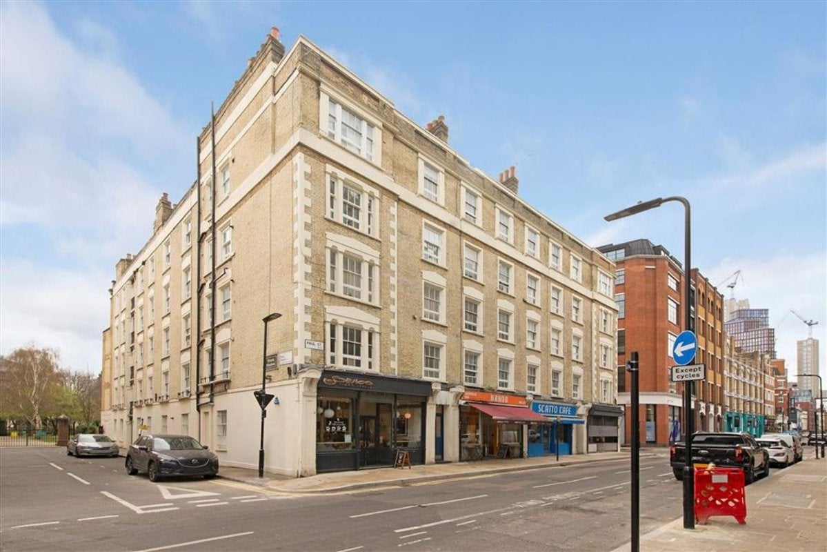 Flat Paul Street in Greater London