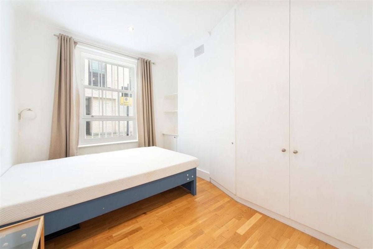 Flat Paul Street in Greater London