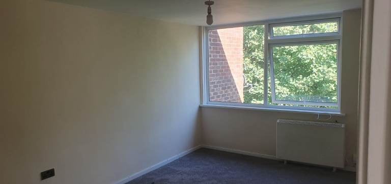 Flat Gatewick Close in Slough